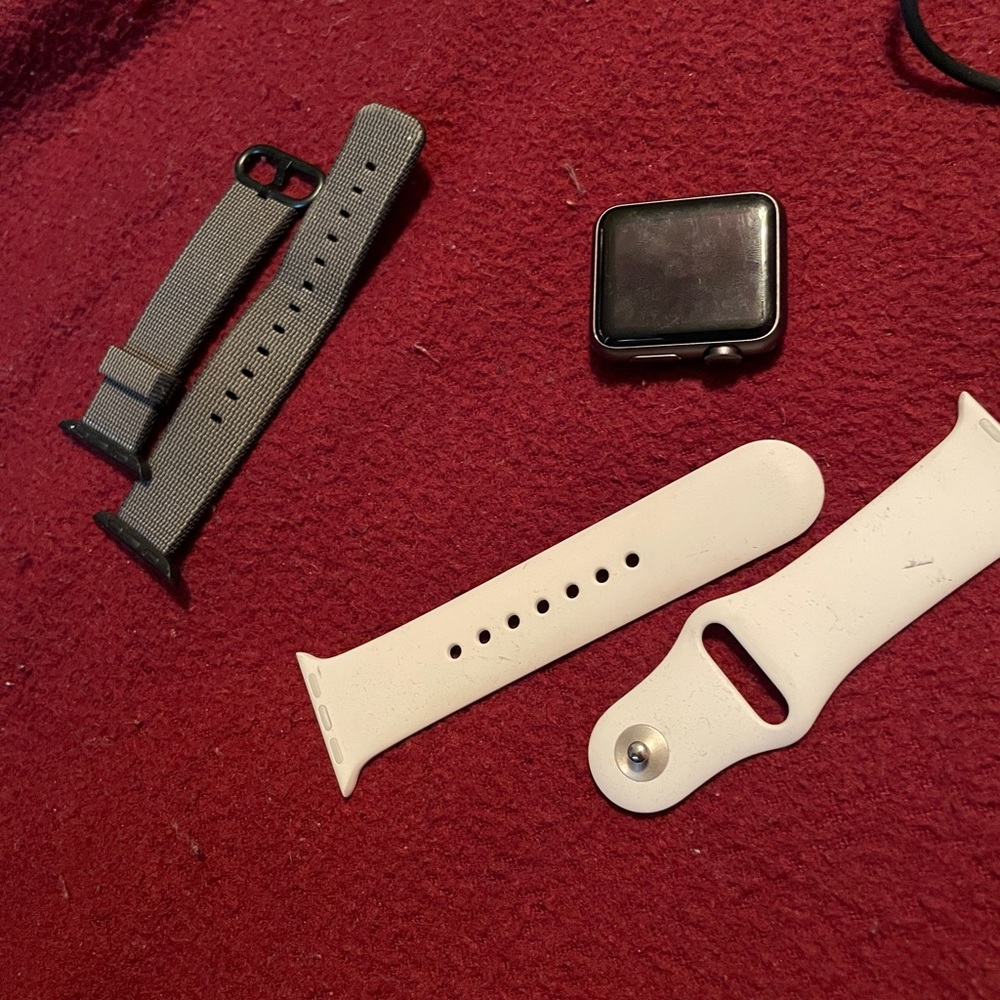 ICLOUD LOCKED apple watch with 2 bands